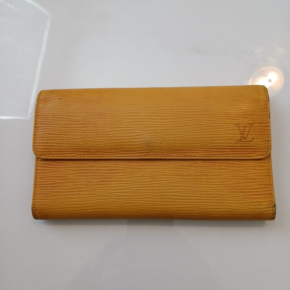 Louis Vuitton Epi Yellow purple inlay
